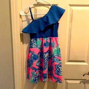 Girls dress in good condition.  One small stain approx 1 mm.